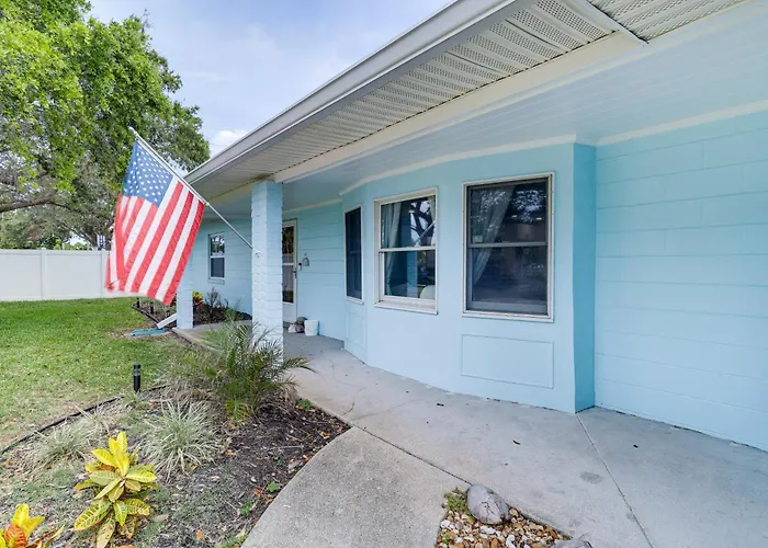 Pet-Friendly Cocoa Beach Home Walk To Beach!