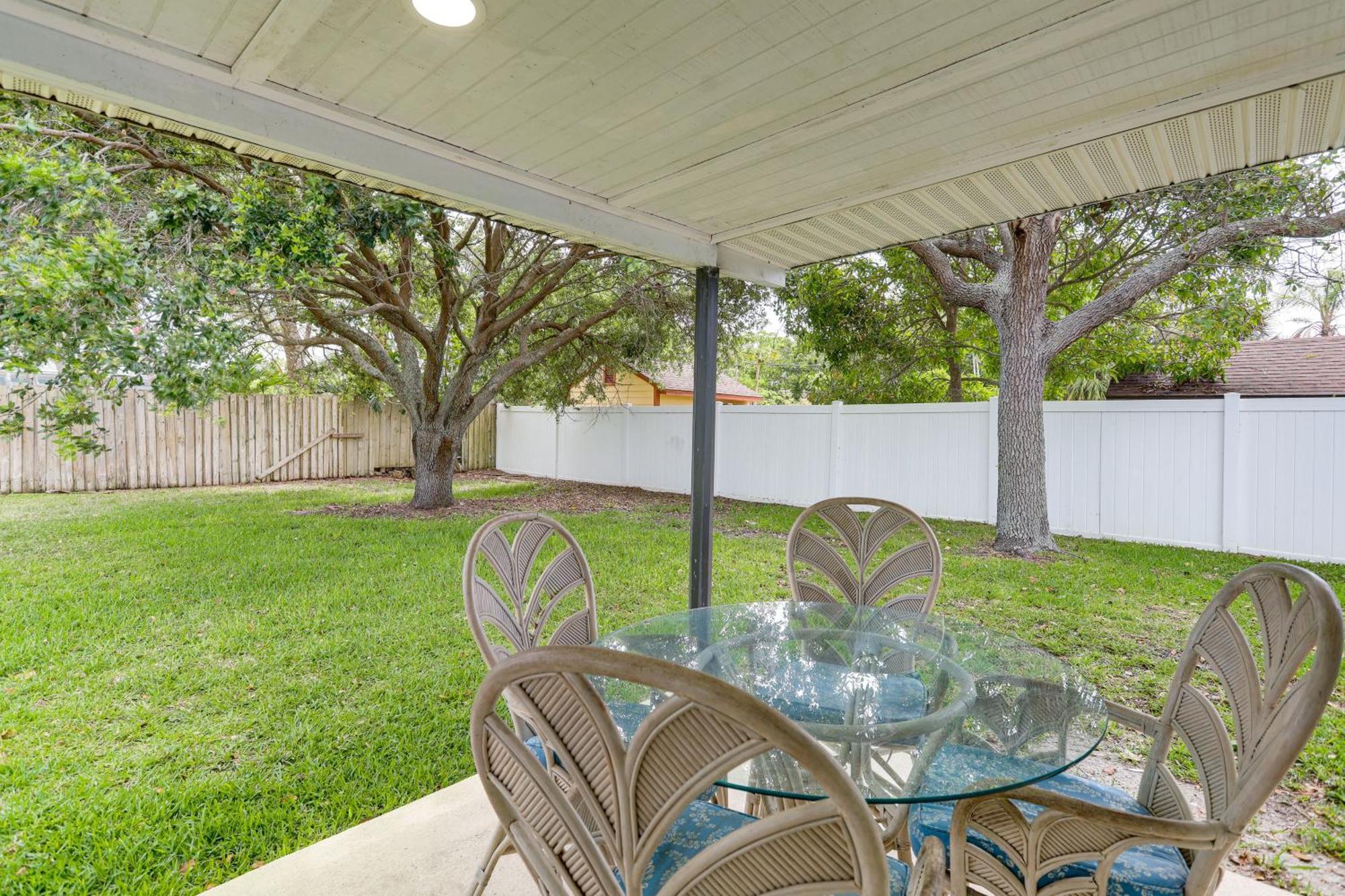 Pet-friendly Cocoa Walk To Beach! Holiday home *